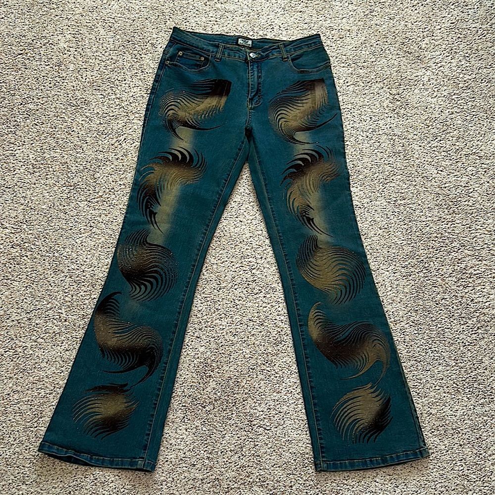 Kui Hesh Hao Shi Sexy Jeans with Velvet Swirl Patterns **Size 31 X 31** 🔥🔥 - Picture 2 of 7